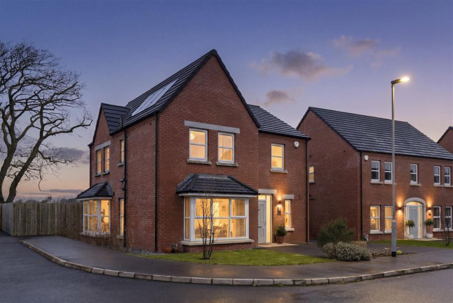 19 High Trees Crescent