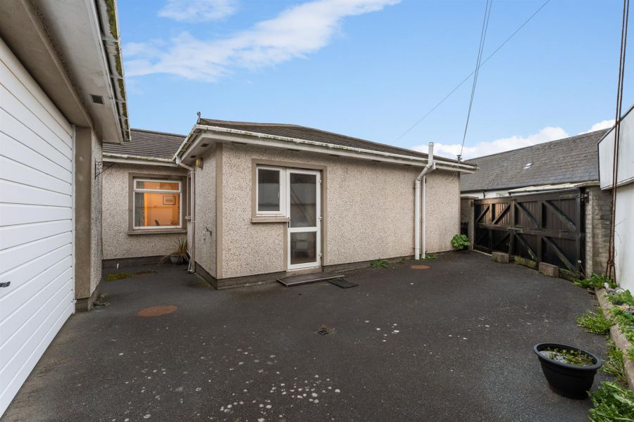 25 Donaghadee Road