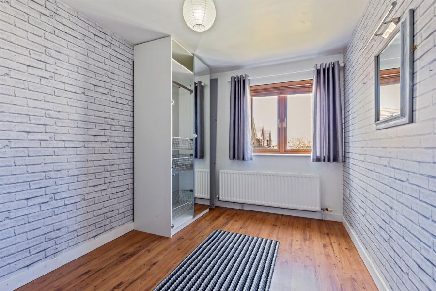 38 Longfield Way