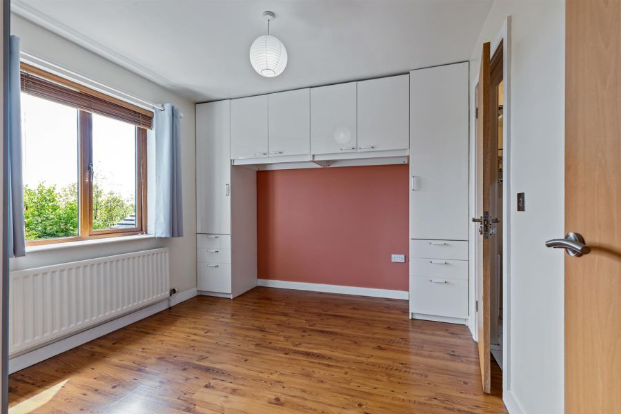 38 Longfield Way