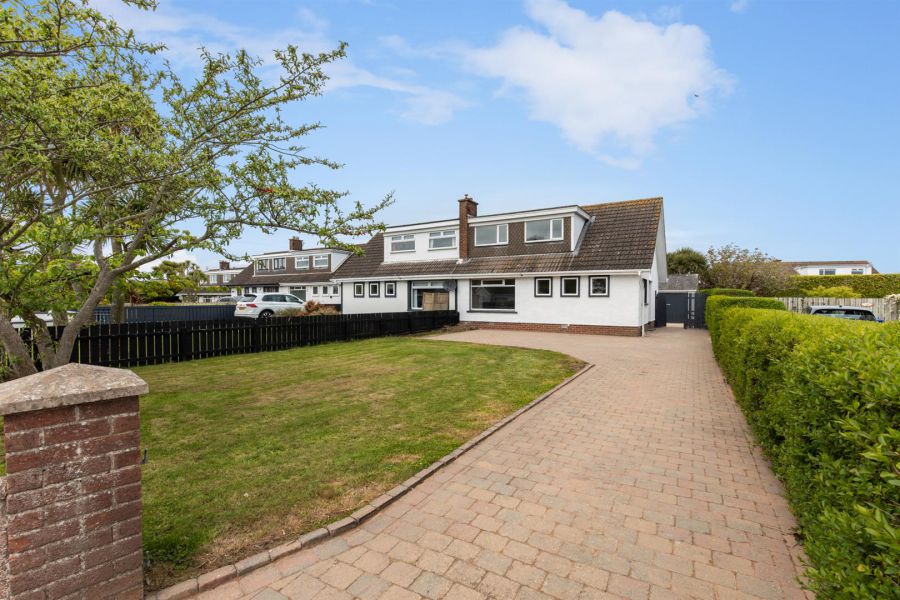 102 Moss Road
