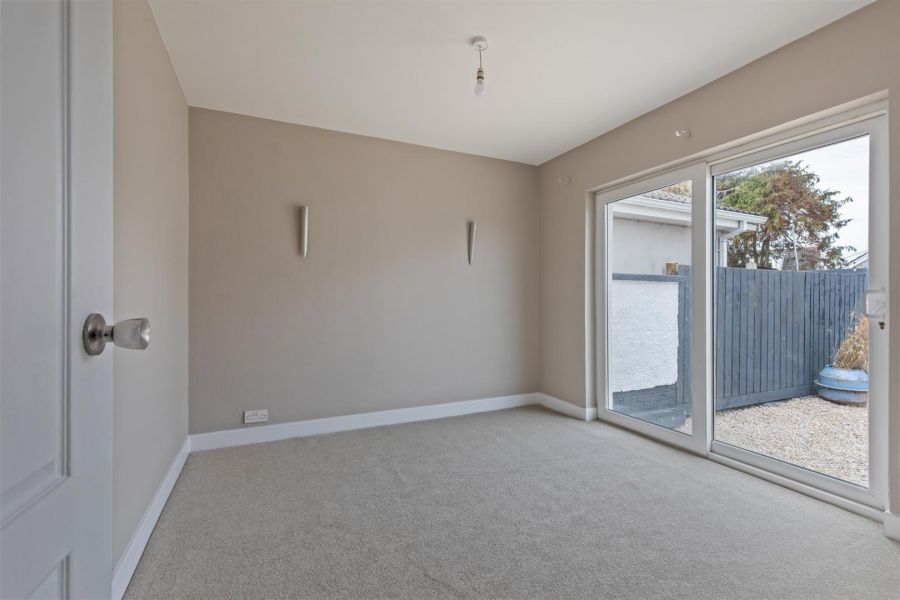 102 Moss Road