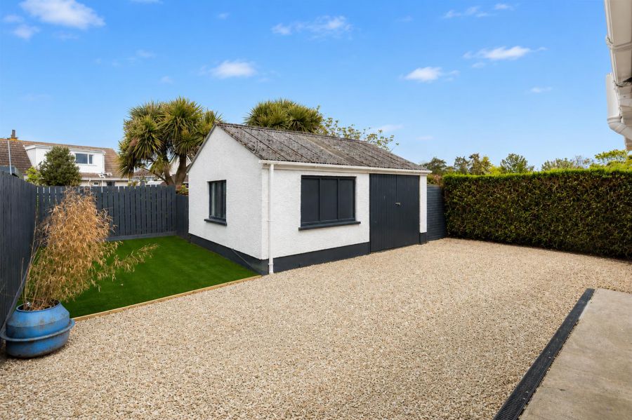 102 Moss Road
