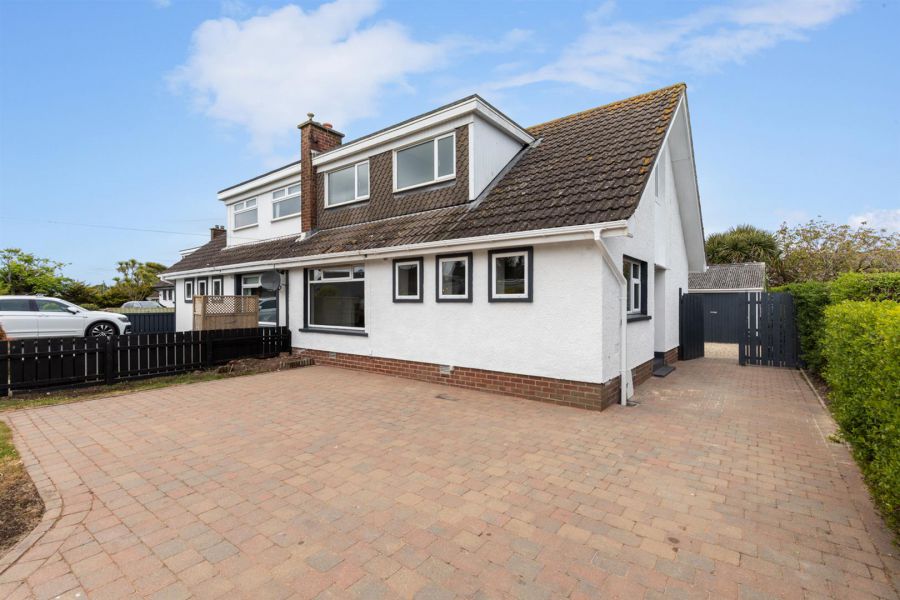 102 Moss Road