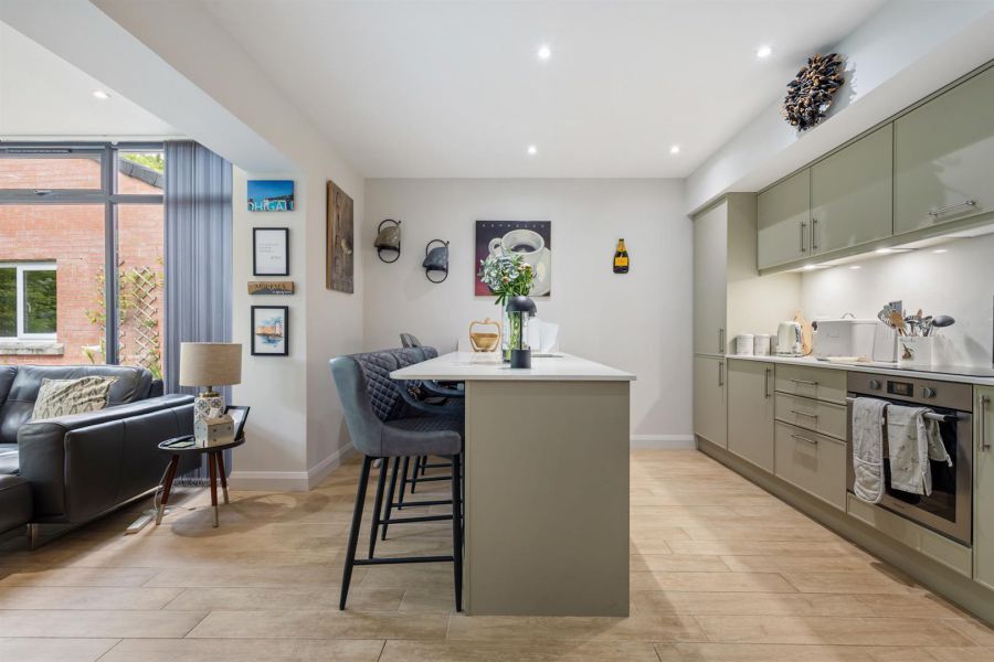 39 High Trees Crescent