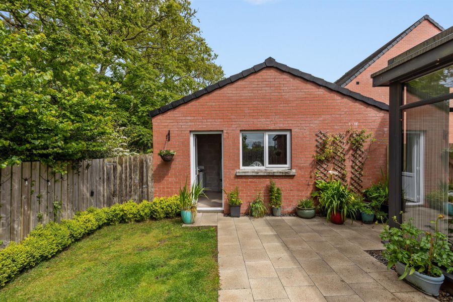 39 High Trees Crescent