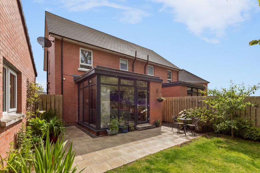 39 High Trees Crescent