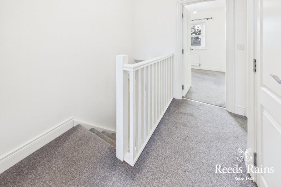 19 Helens Wood Green