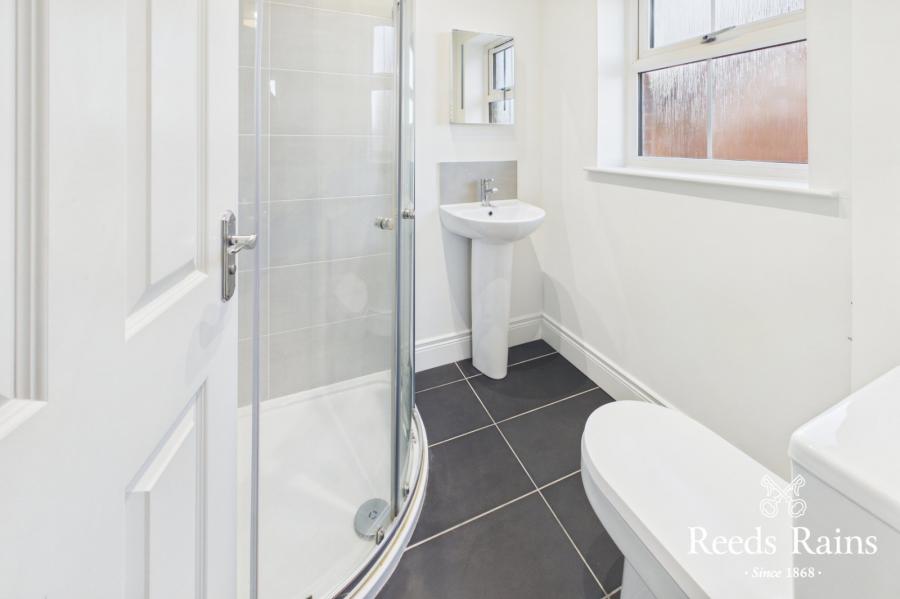 19 Helens Wood Green