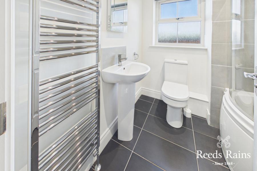 19 Helens Wood Green