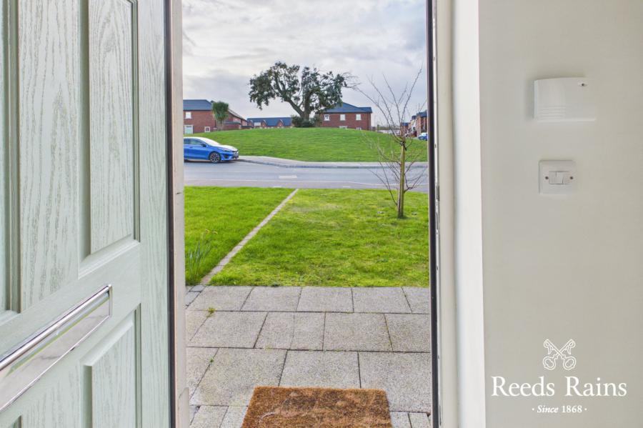 19 Helens Wood Green