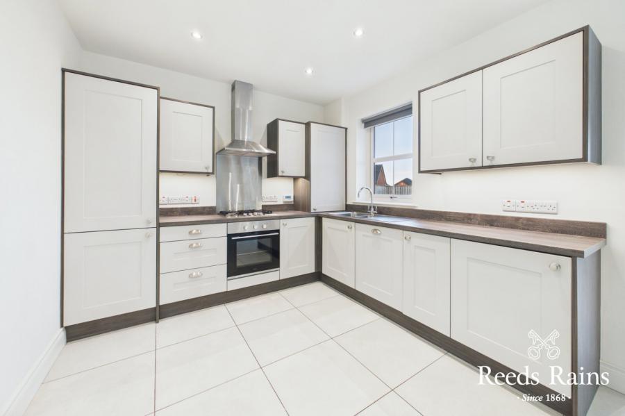 19 Helens Wood Green