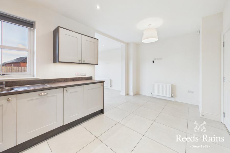 19 Helens Wood Green