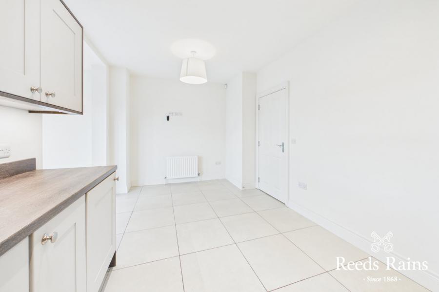 19 Helens Wood Green