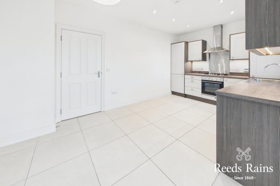 19 Helens Wood Green