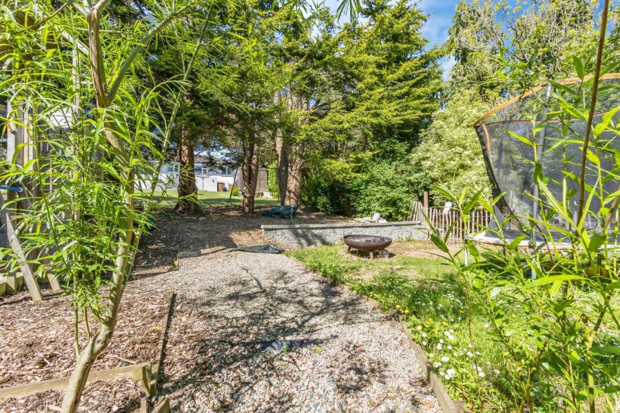 19 Cherrymount Park