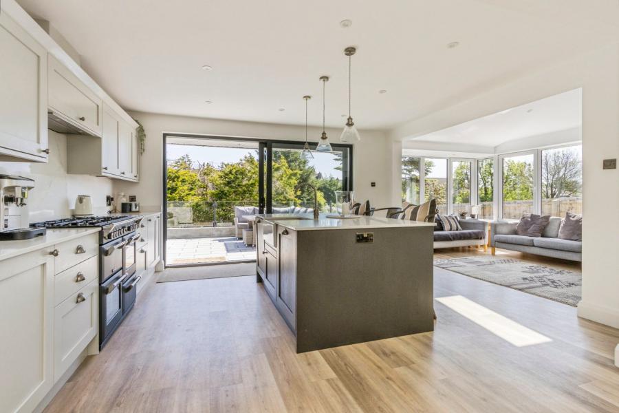 19 Cherrymount Park