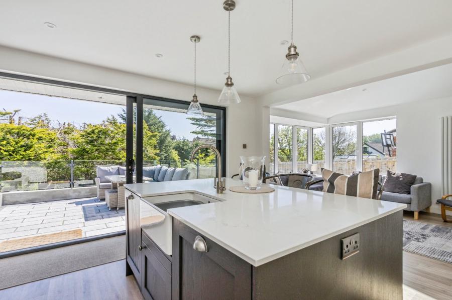 19 Cherrymount Park