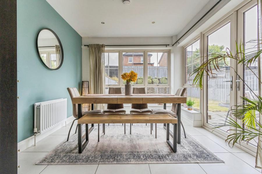 17 Helens Wood Way