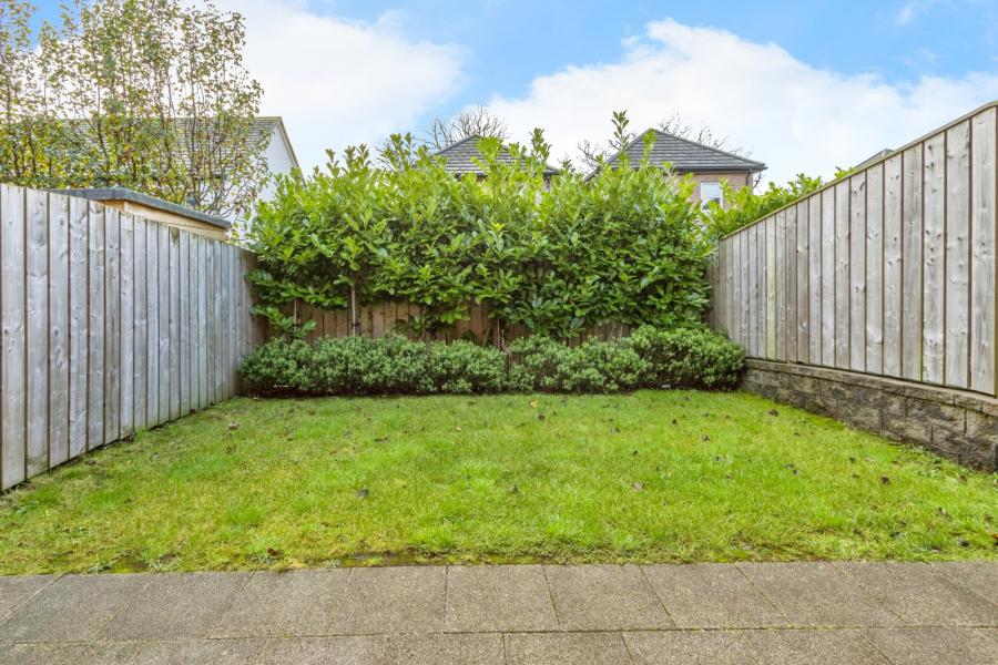 18 Helens Wood Green