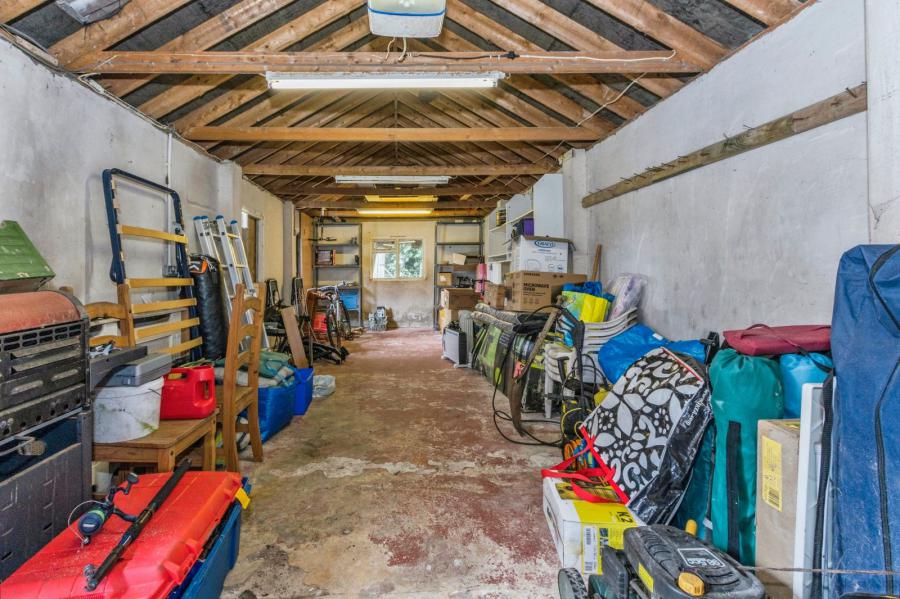 3 Briarwood Drive