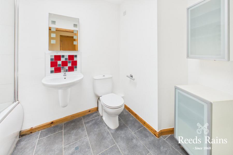 24F Shaftesbury Road