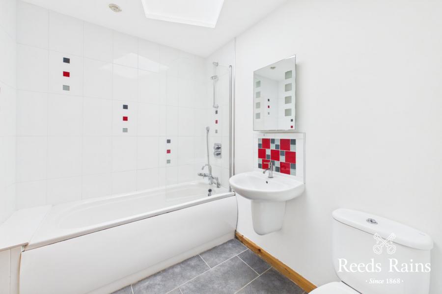 24F Shaftesbury Road