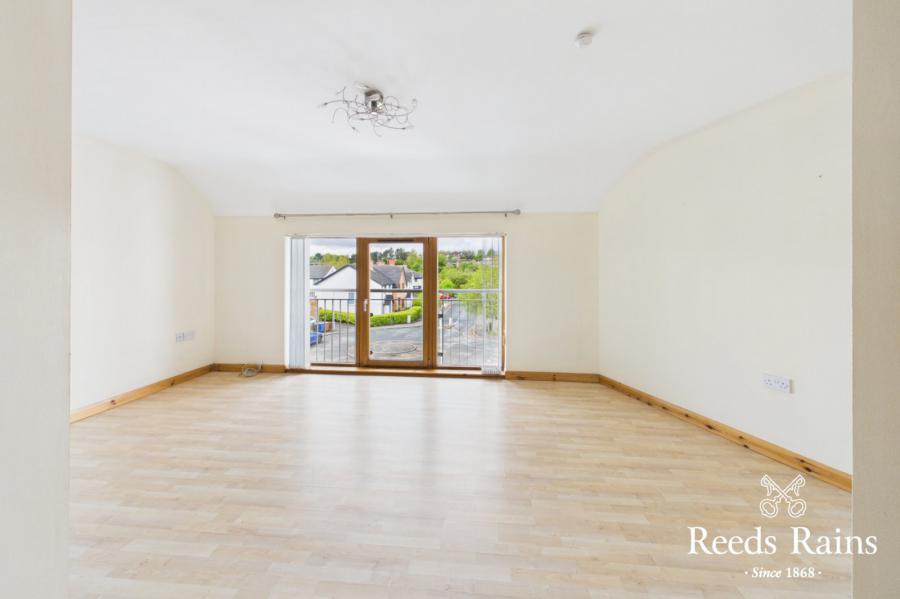 24F Shaftesbury Road
