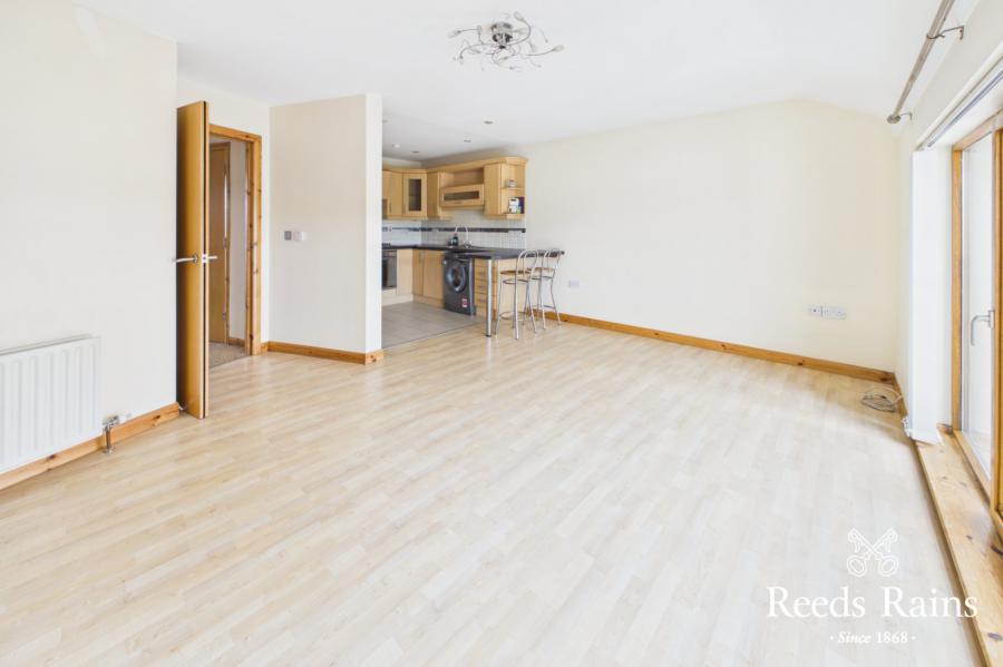 24F Shaftesbury Road