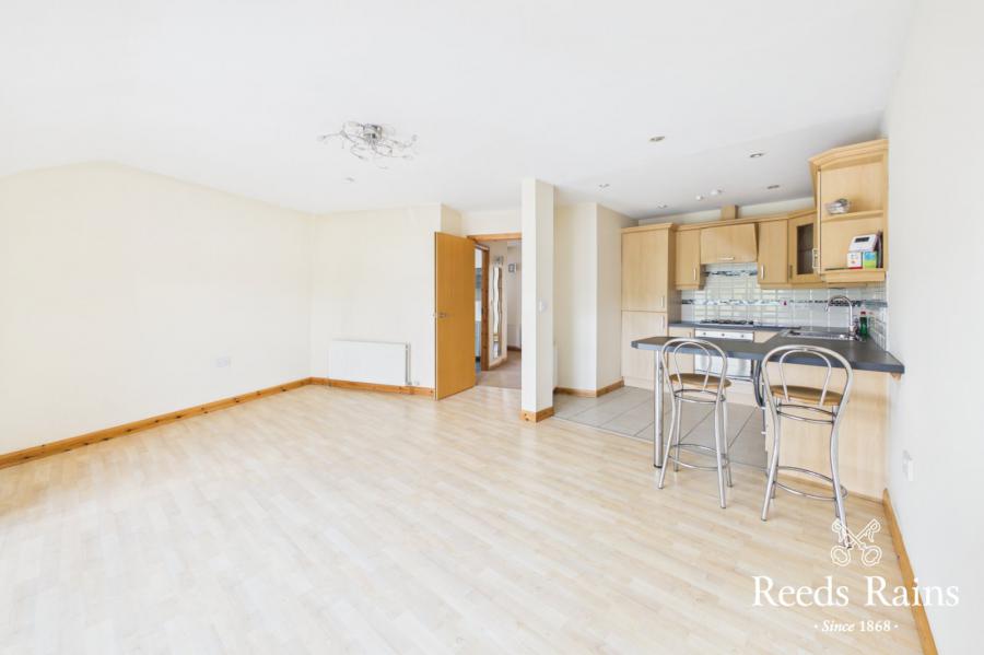 24F Shaftesbury Road