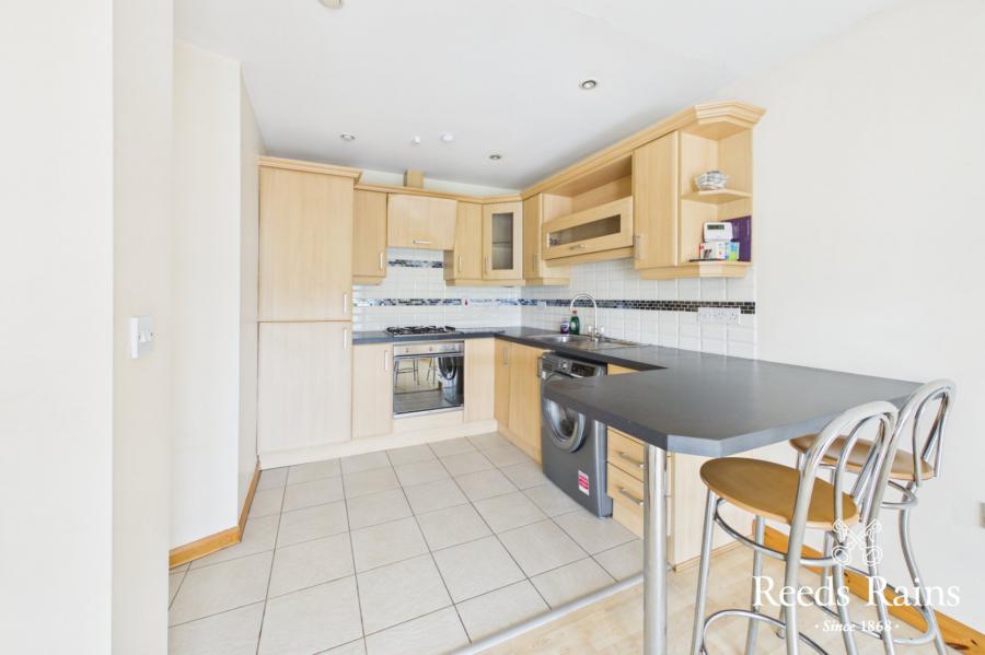 24F Shaftesbury Road