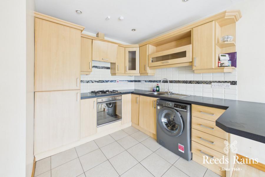 24F Shaftesbury Road