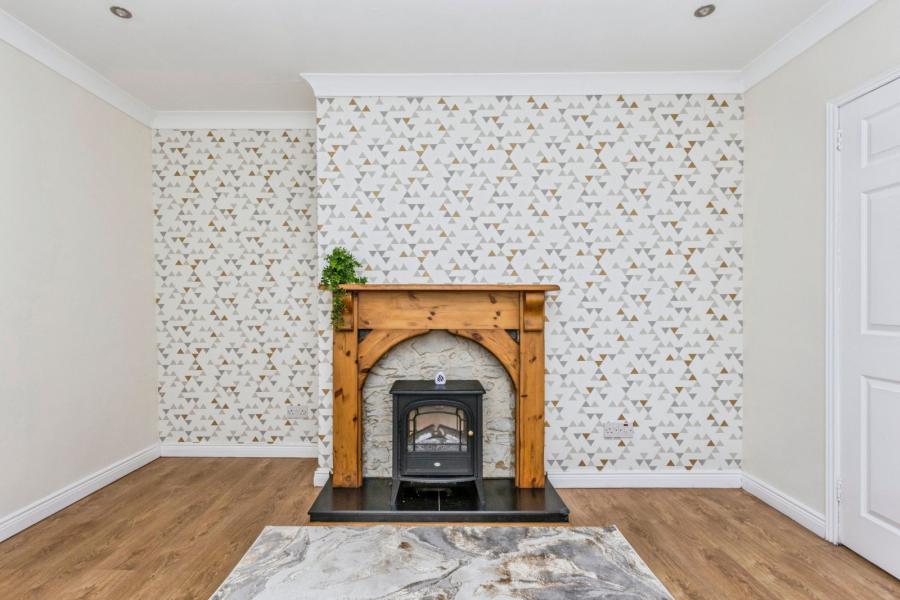 12 Abbots Close