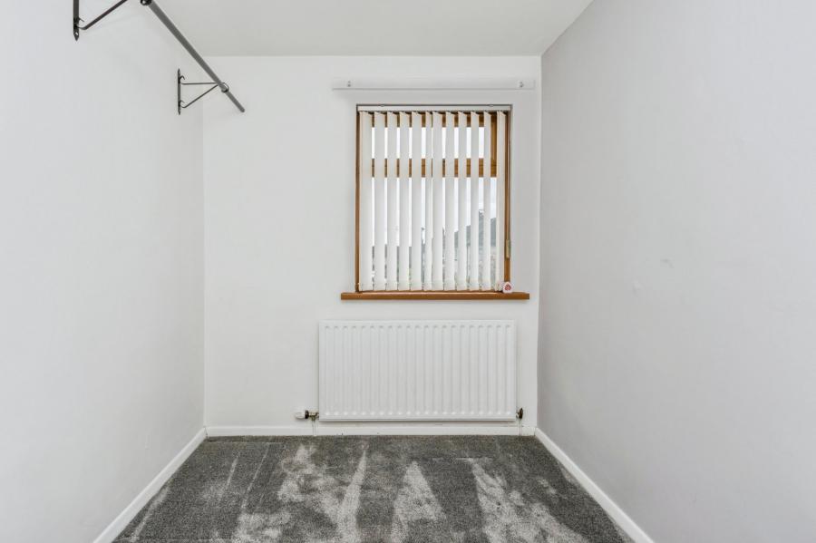 12 Abbots Close