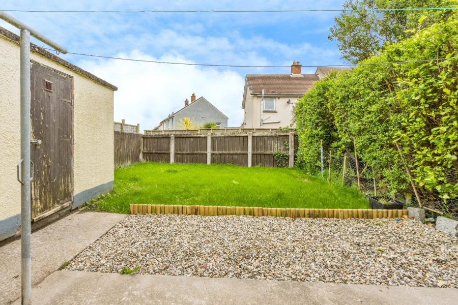 12 Abbots Close