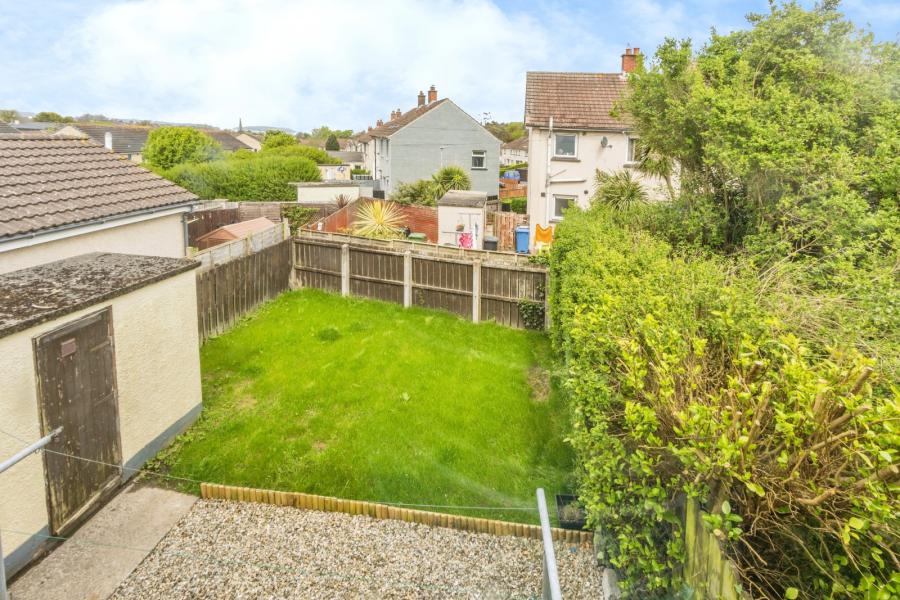 12 Abbots Close