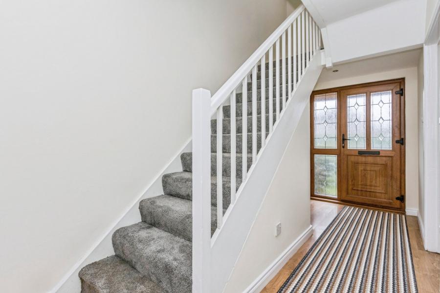 12 Abbots Close