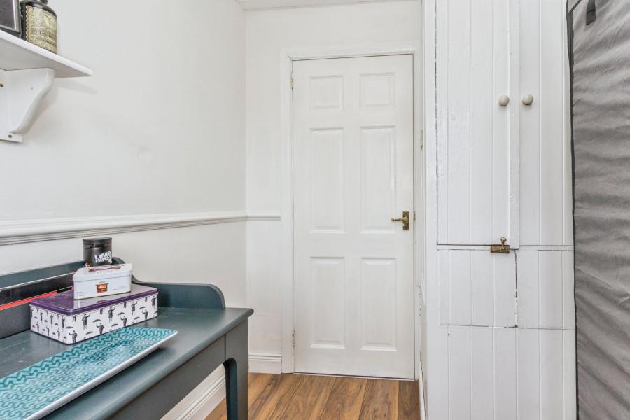 23 Manor Park