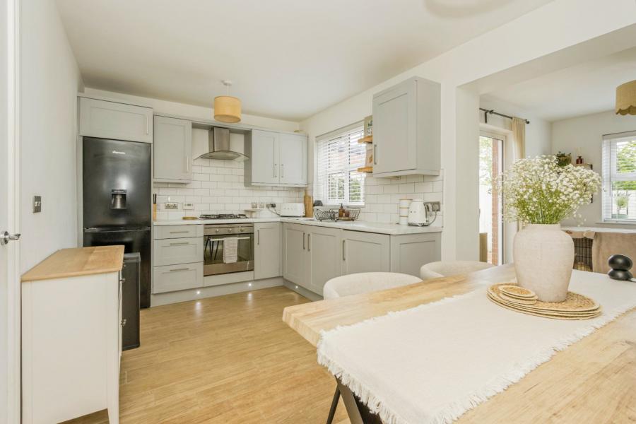 139 Linen Crescent