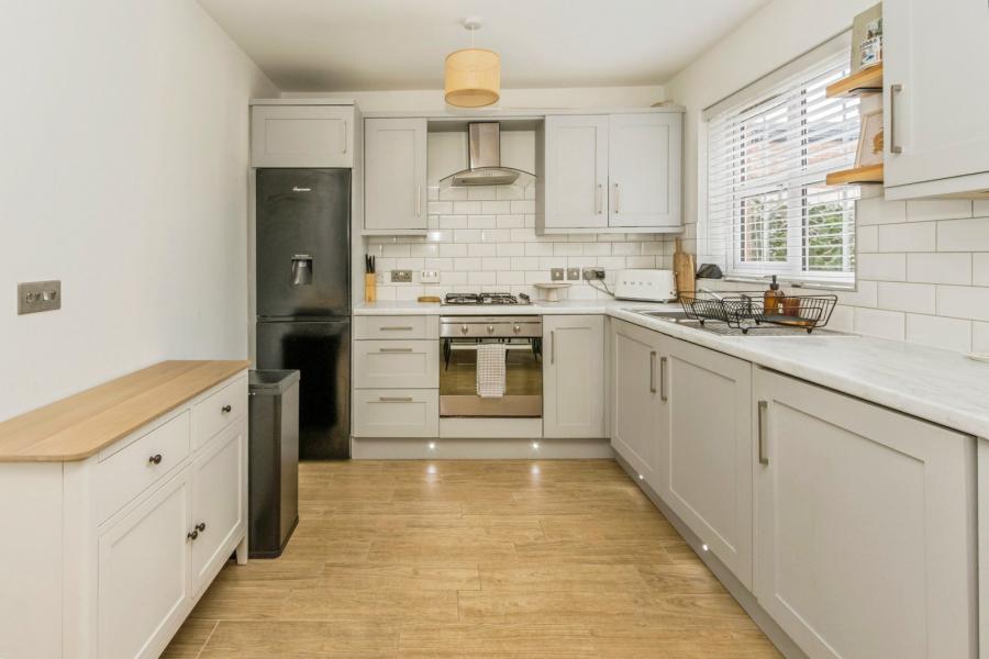 139 Linen Crescent