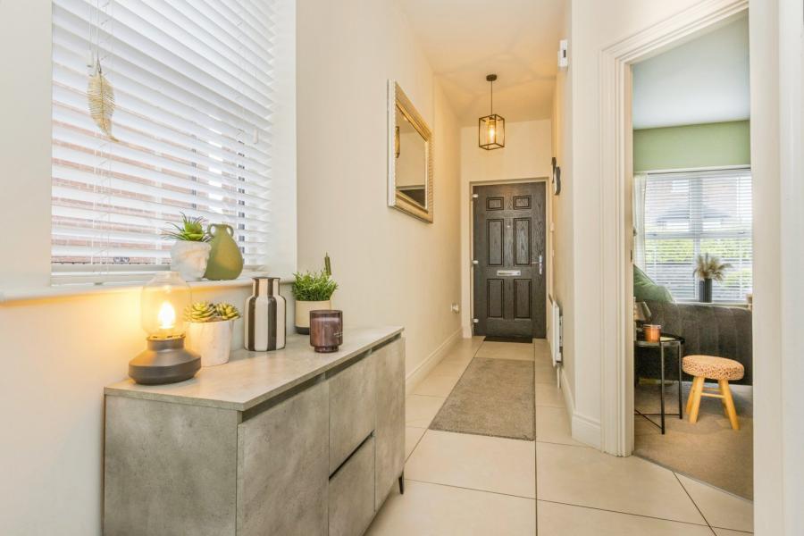 2 Helens Wood Place