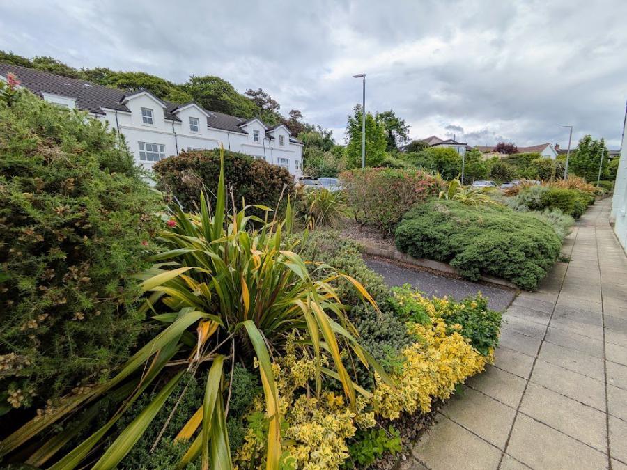 2 Rhanbuoy Gardens