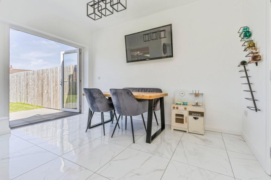 42 Balmoral Road