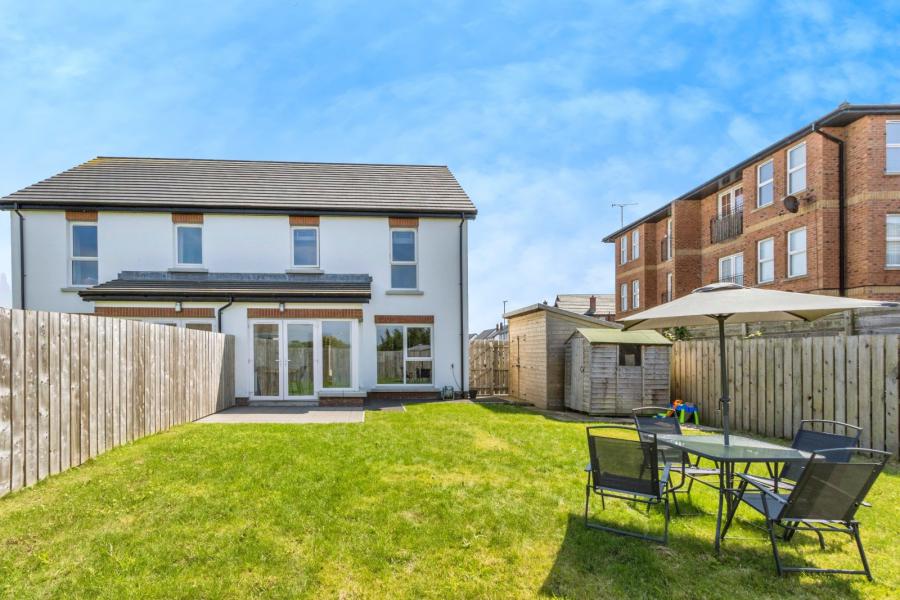 42 Balmoral Road