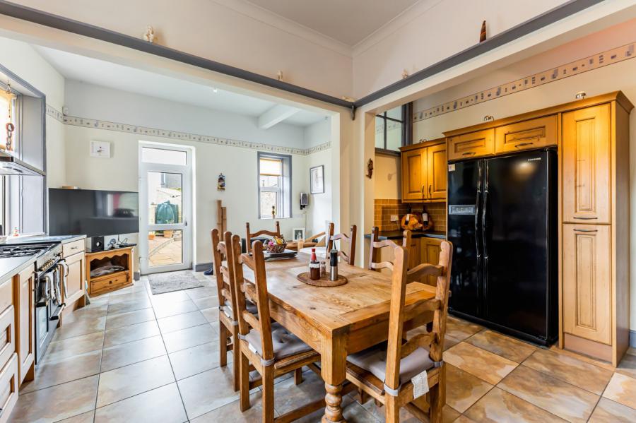 Ardbracken House, 2 Upper Clifton