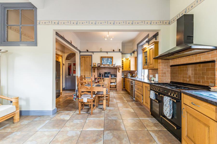 Ardbracken House, 2 Upper Clifton