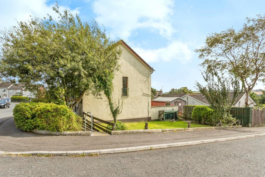 40 Springwell Crescent