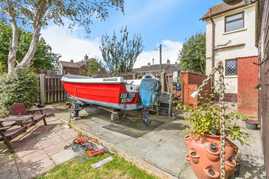 40 Springwell Crescent