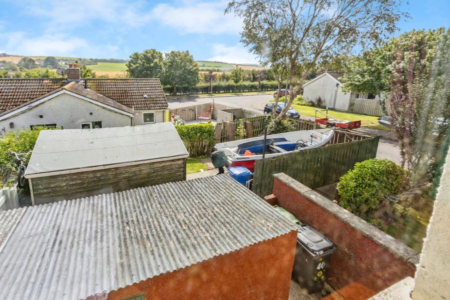 40 Springwell Crescent