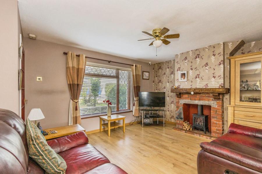 40 Springwell Crescent
